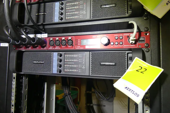 Lab. Gruppen Endstufe Modell: FP10000Q, mit Kling & Freitag CD 44 Controller